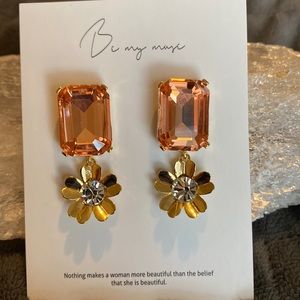 NEW Gorgeous Orange and Gold Flower Earrings 🧡🌼